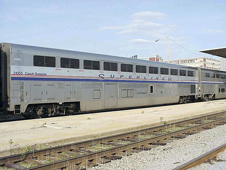 1-40642 N  Amtrak SuperLiner Coach-Bagg Amtrak III 