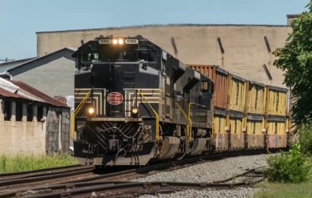 Arkansas & Missouri C420 locomotive