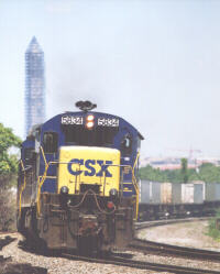 [Southbound Q173 nearing Crystal City after passing location RO.  Photo by Mike Schaller.   May 27, 1999]