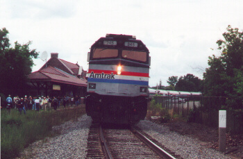 Amtrak F40 at Putnam, CT