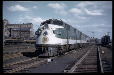 [Southern E6 unit stands at Ivy City in 1956]