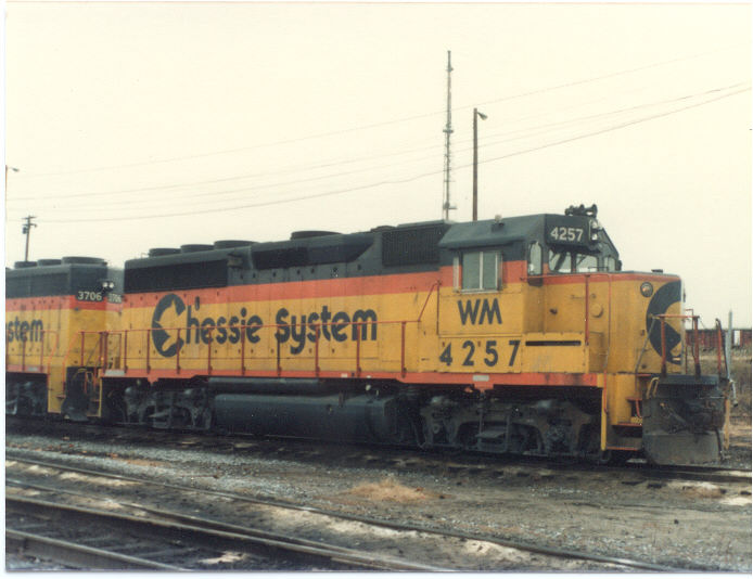  http://www.trainweb.org/chessiephotos/photos/GP40-2/4257cs-wm.jpg    