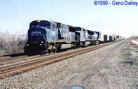 Conrail #5627 leads the Westbound TV-5 on Track #1