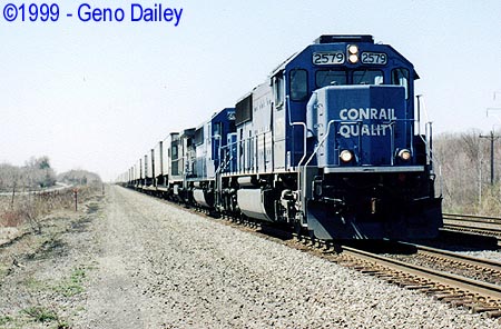 Conrail #2579 heads east on Track #2
