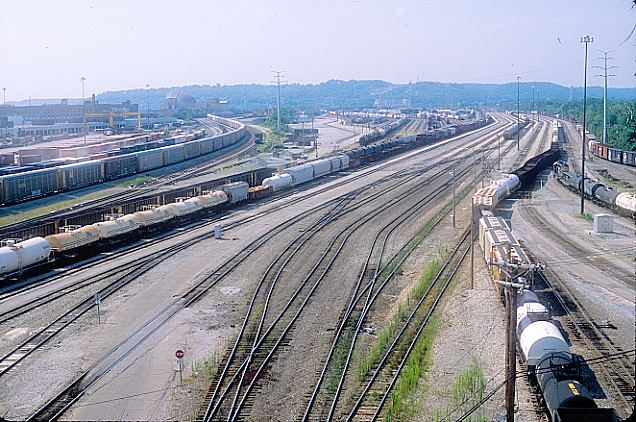 We have moved to the eastbound land of the Western Hills Viaduct.