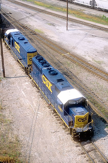 Mother GP40-2 6967 and slug 2367.