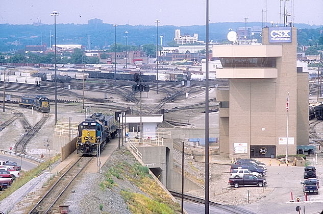 Closer view of hump with SD40-2 2414-1054.