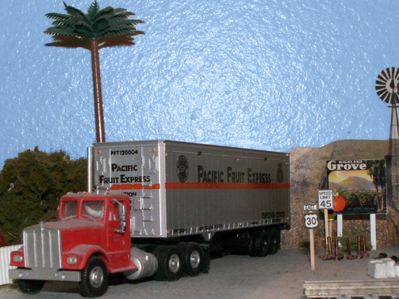 Pacific Fruit Express truck and trailer