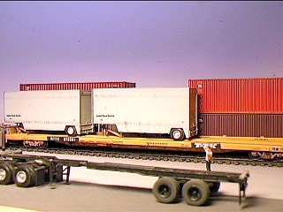 UPS trailers on TTX piggyback flat car