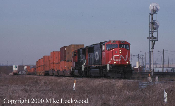 CN 5743 and 5752 on #143 Mar20/99