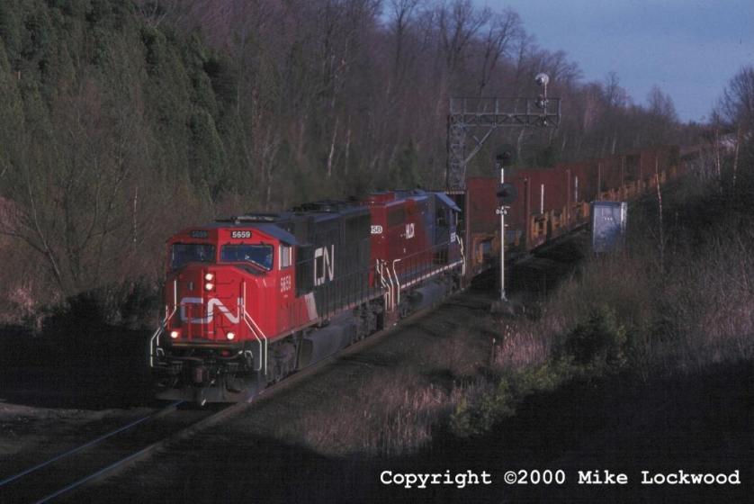 CN 5659 and HLCX 6058
