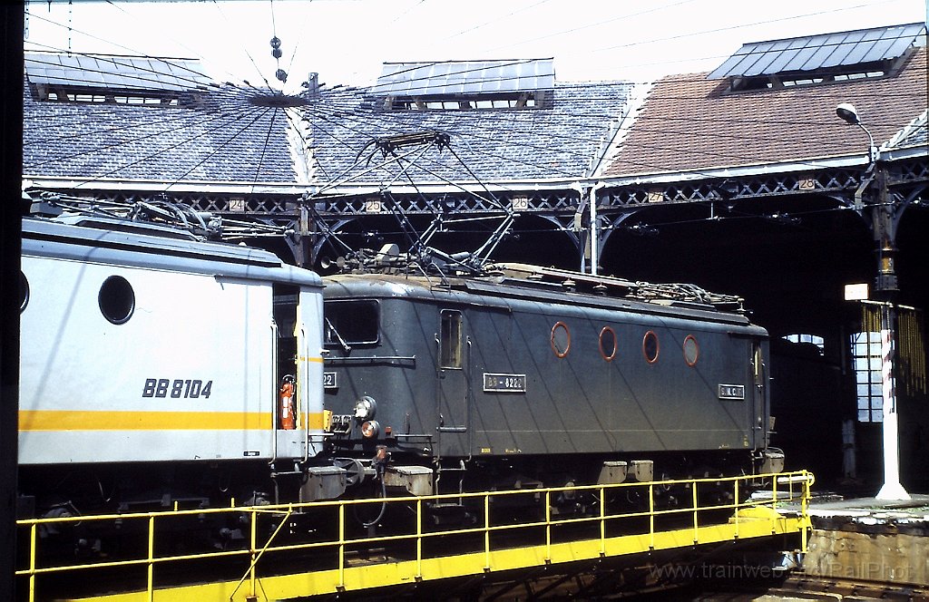0143-0016.jpg - SNCF BB 8222 / Lyon-Mouche 18.7.1987
