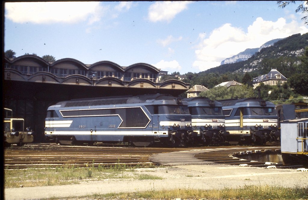 0144-0012.jpg - SNCF BB 67334 + BB 67302 + BB 67325 / Chambéry 19.7.1987