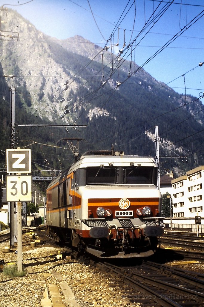 0145-0002tp.jpg - SNCF CC 6559 / Modane 20.7.1987