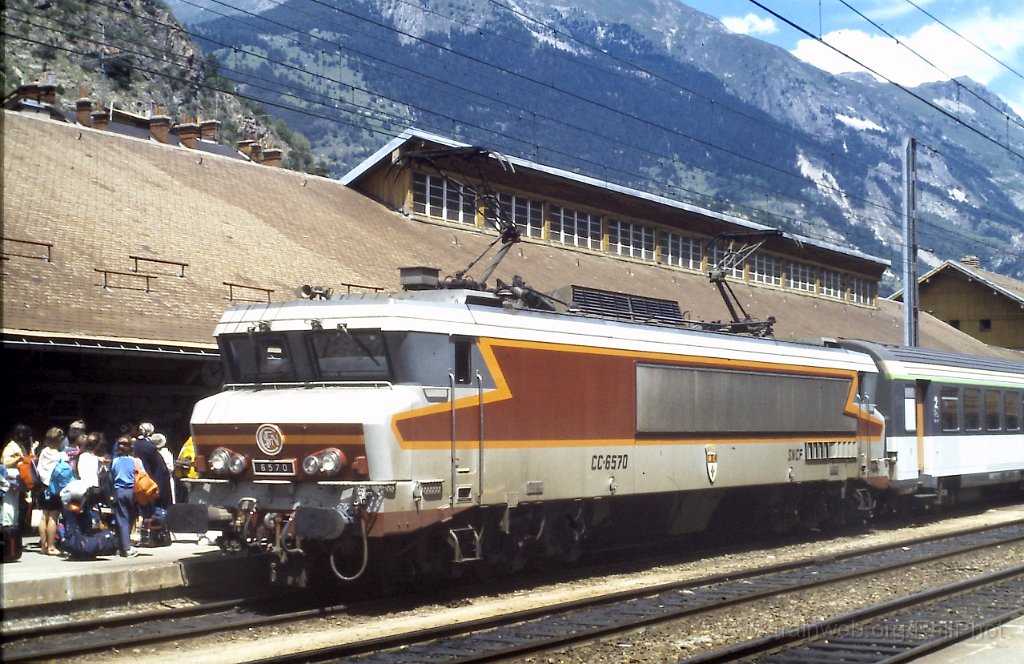 0145-0024.jpg - SNCF CC 6570 / Modane 20.7.1987