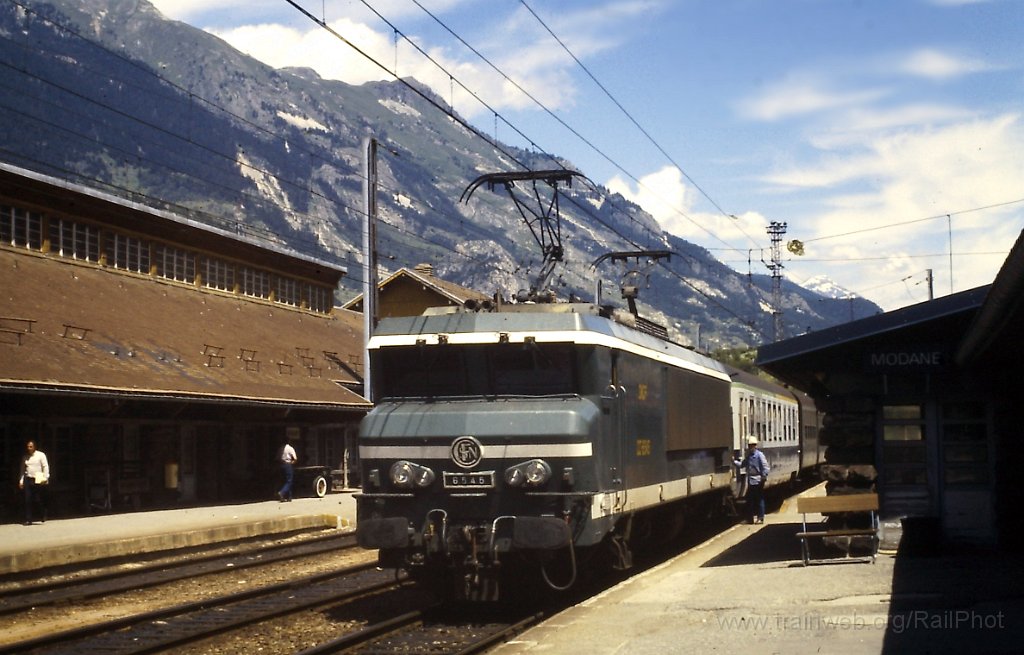 0145-0029tp.jpg - SNCF CC 6545 / Modane 20.7.1987