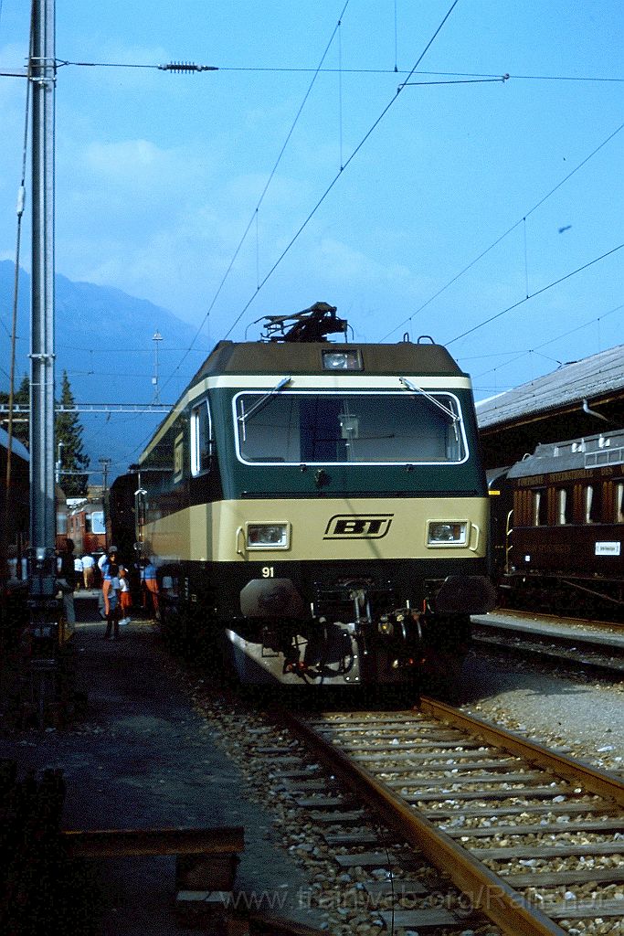 0194-0029-s.jpg - BT Re 4/4 91 / Interlaken-West 13.8.1988