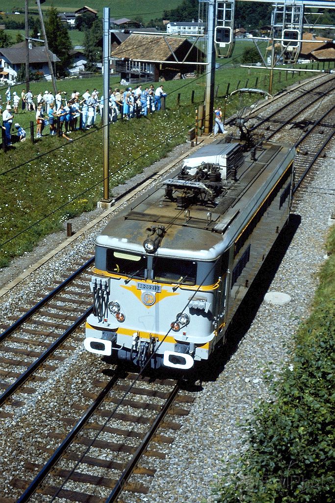0195-0027-s.jpg - SNCF BB 20213 / Frutigen 14.8.1988
