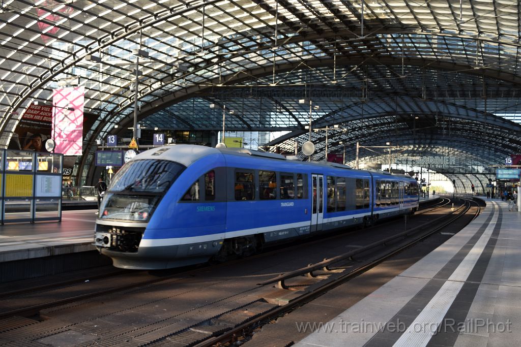4163-0036-220916.jpg - Siemens 642.300 "Trainguard" / Berlin Hbf 22.9.2016