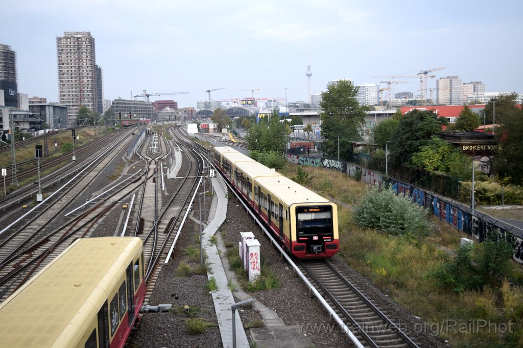 9385-0033-240924.jpg - DBAG 484.058-3 / Berlin (Warschauer Brücke) 24.9.2024