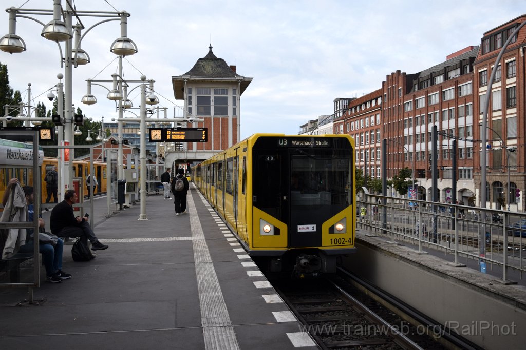 9390-0033-250924.jpg - BVG HK 1002-4 / Warschauer Strasse 25.9.2024