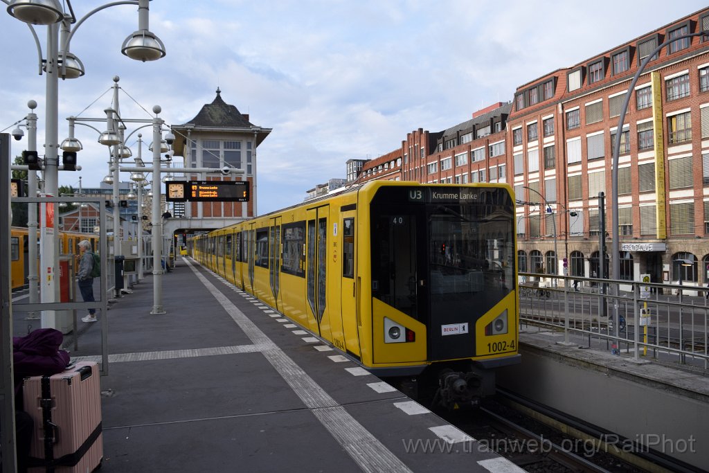 9391-0002-250924.jpg - BVG HK 1002-4 / Warschauer Strasse 25.9.2024