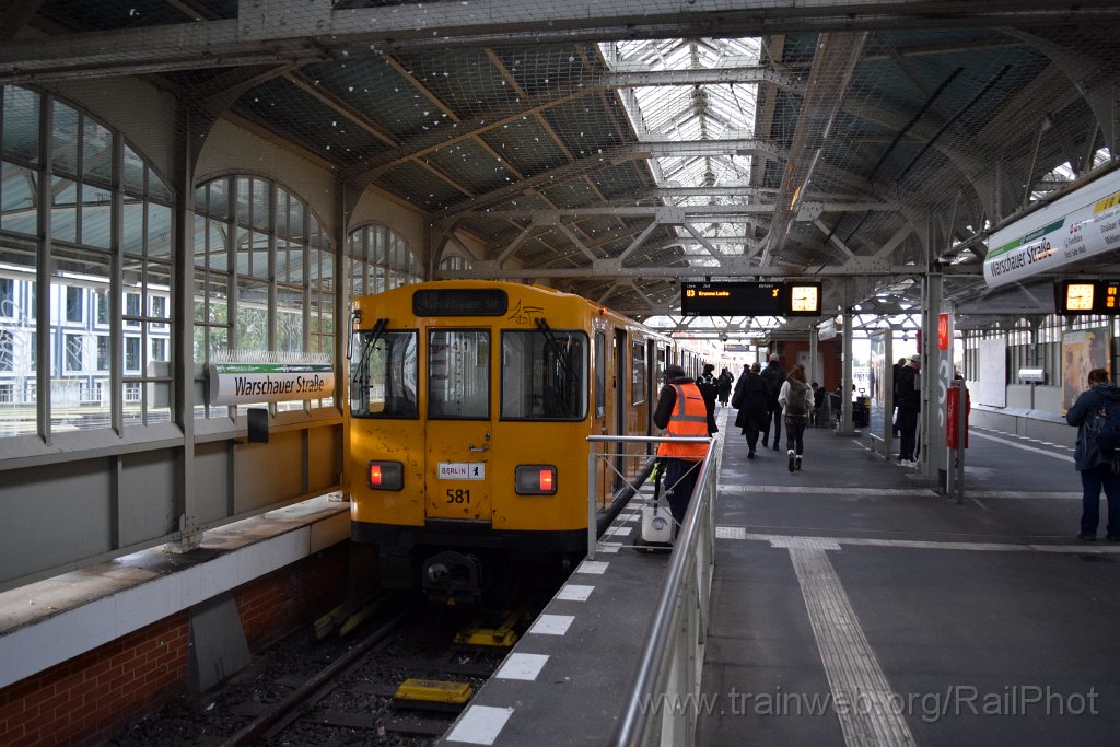 9391-0013-250924.jpg - BVG A3L 92 581 / Warschauer Strasse 25.9.2024