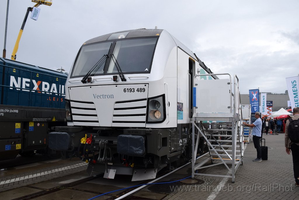 9394-0008-250924.jpg - Siemens 193.489 "Vectron" / Berlin Messe (Innotrans) 25.9.2024