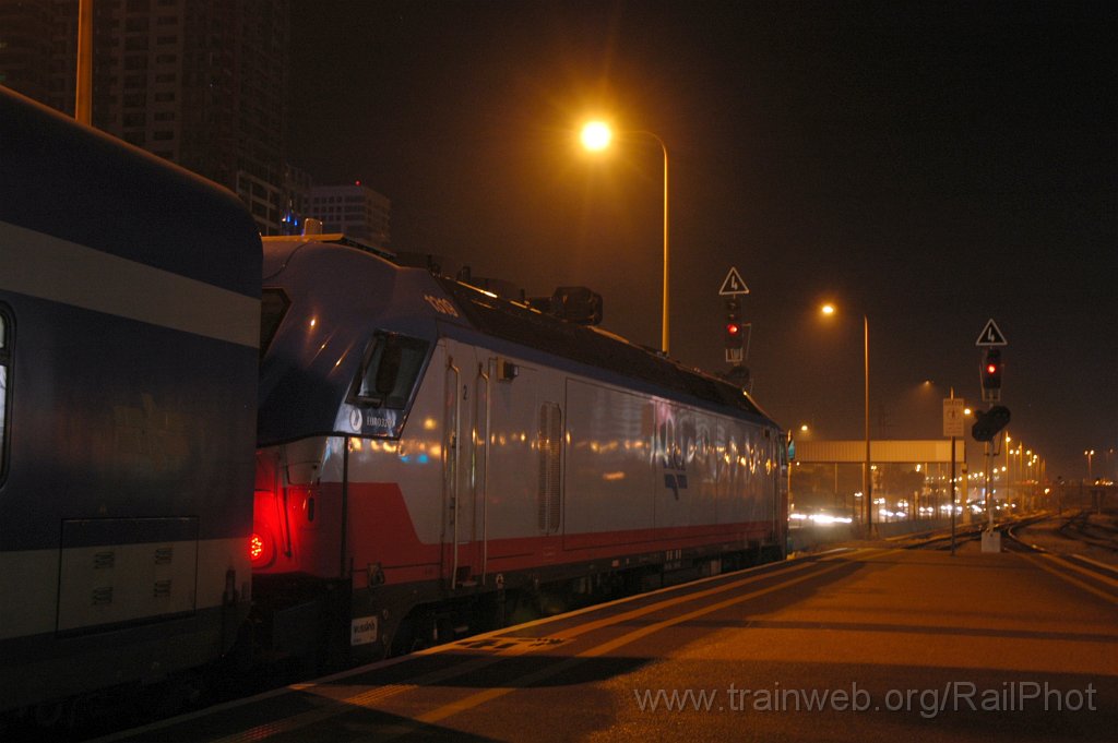 3476-0018-200115.jpg - IR Euro 3200 1319 / Tel-Aviv Savidor center 20.1.2015