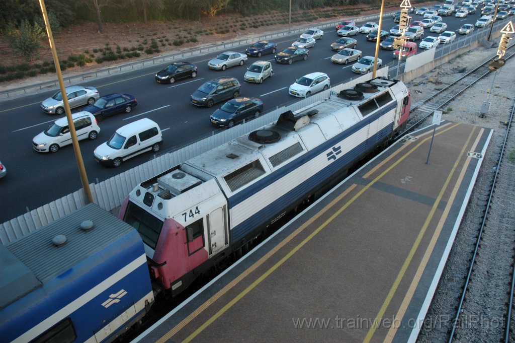 3480-0012-210115.jpg - IR JT42BW 744 / Tel-Aviv (Ya'akov Dori bridge) 21.1.2015