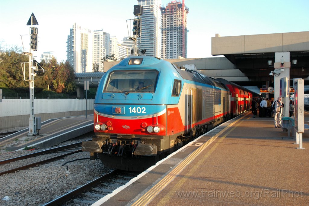3486-0035-220115.jpg - IR Euro 4000 1402 / Tel-Aviv Savidor center 22.1.2015