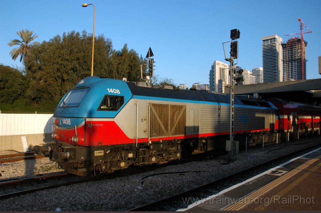 3487-0025-220115.jpg - IR Euro 4000 1408 / Tel-Aviv Savidor center 22.1.2015