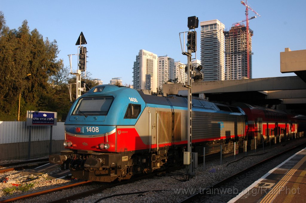 3487-0049-220115.jpg - IR Euro 4000 1408 / Tel-Aviv Savidor center 22.1.2015