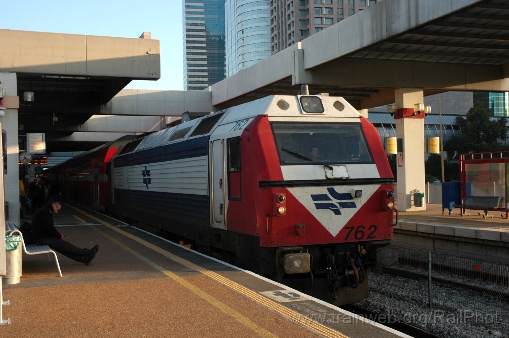 3488-0016-220115.jpg - IR JT42BW 762 / Tel-Aviv Savidor center 22.1.2015