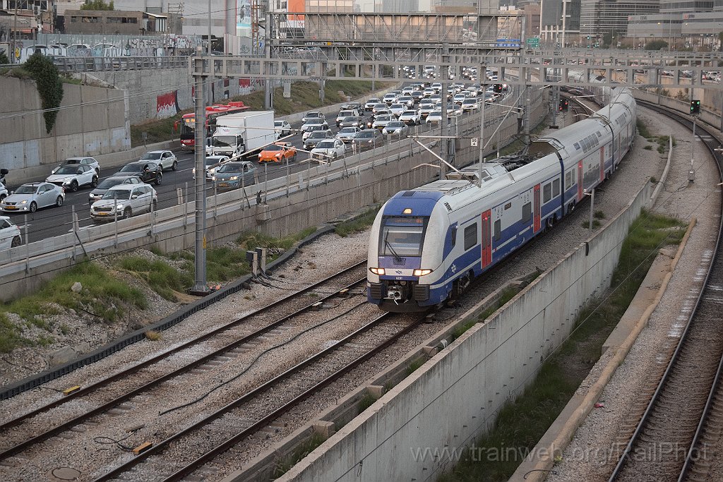 10202-0040-150226.jpg - IR DDEMU 6201 (94 95 0006 201-1 IL-IR) / Tel-Aviv (Yitzhak Sadeh bridge) 15.2.2026