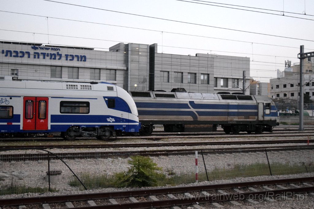 10206-0025-160226.jpg - IR DDEMU 6432 (94 95 0006 432-2 IL-IR) + JT42BW 734 / Lod 16.2.2026