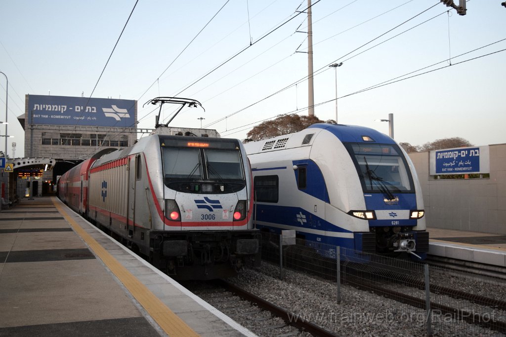 10212-0023-170226.jpg - IR 3006 (91 95 0003 006-0 IL-IR) + DDEMU 6281 (94 95 0006 281-3 IL-IR) / Bat Yam Komemiyut 17.2.2026