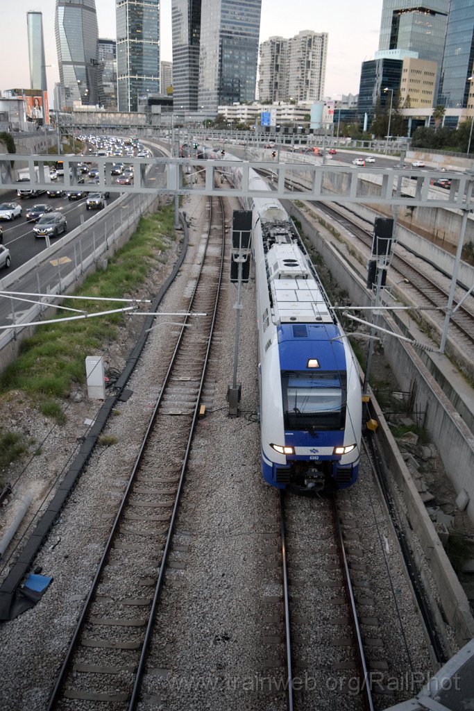 10220-0035-190226.jpg - IR DDEMU 6382 (94 95 0006 382-9 IL-IR) / Tel-Aviv (Yitzhak Sadeh bridge) 19.2.2026