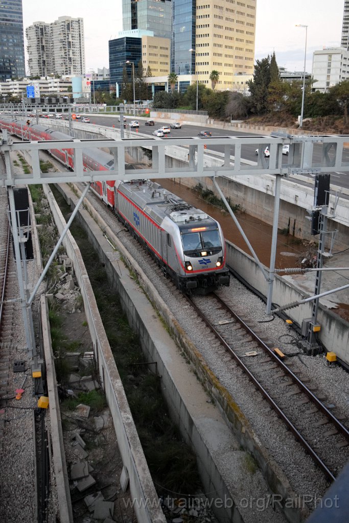 10220-0041-190226.jpg - IR 3013 (91 95 0003 014-4 IL-IR) / Tel-Aviv (Yitzhak Sadeh bridge) 19.2.2026
