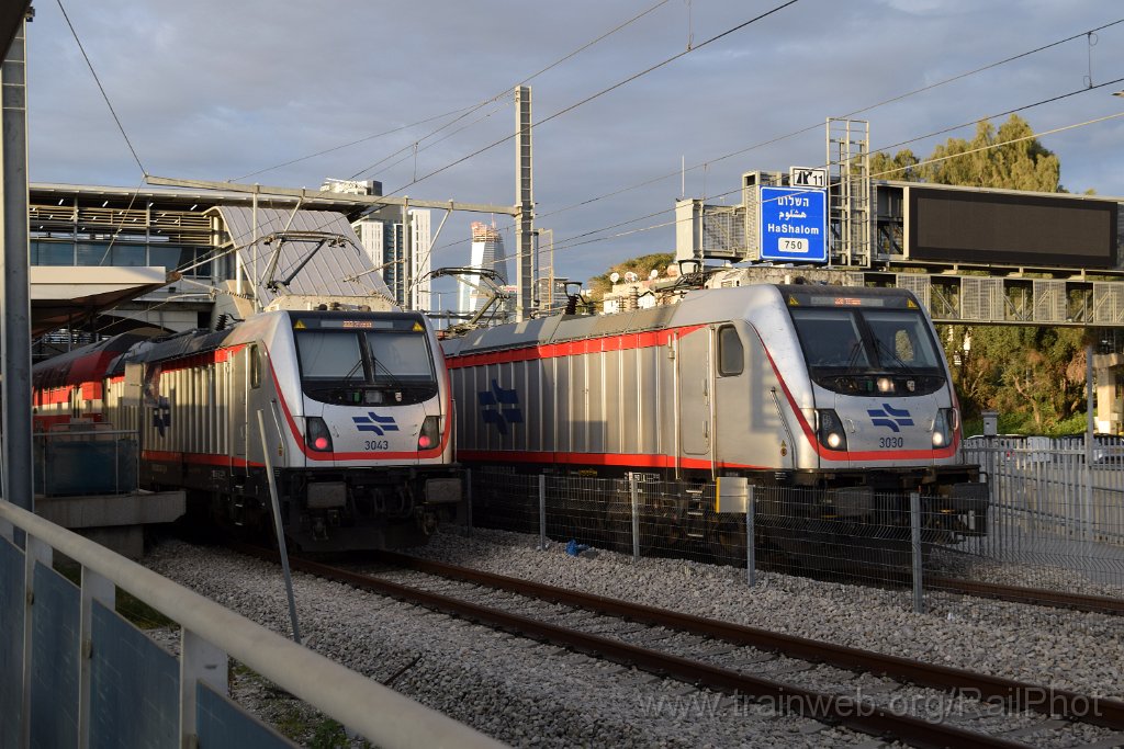 10225-0046-230226.jpg - IR 3043 (91 95 0003 043-3 IL-IR) + 3030 (91 95 0003 030-0 IL-IR) / Tel-Aviv HaHagana 21.2.2026