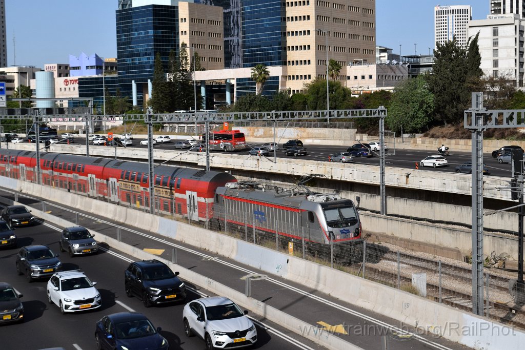 10328-0008-110526.jpg - IR 3007 (91 95 0003 0007-8 IL-IR) / Tel-Aviv (Yitzhak Sadeh bridge) 11.5.2026