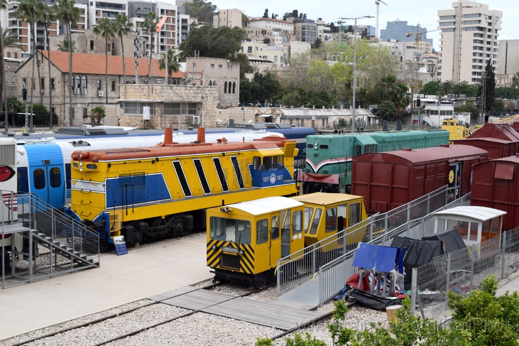 10337-0021-150526.jpg - IR G12-107 + ESR G16 303 / Haifa-Mizrah (Israel Railway Museum) 15.5.2026