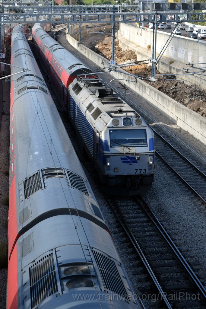 10350-0032-020626.jpg - IR JT42BW 773 / Tel-Aviv (La Guardia Interchange) 2.6.2026