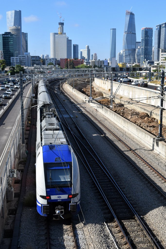 10350-0043-020626.jpg - IR DDEMU 6561 (94 95 0006 561-8 IL-IR) / Tel-Aviv (La Guardia Interchange) 2.6.2026