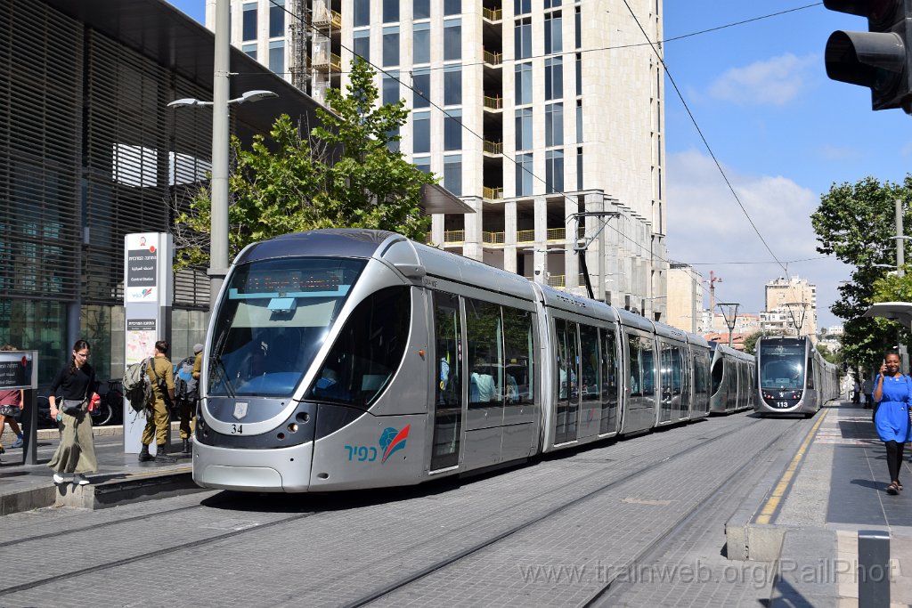 10372-0021-030726.jpg - Kfir Citadis 302 Nr. 34 + Urbos 100 No.113 / Central Station 3.7.2026