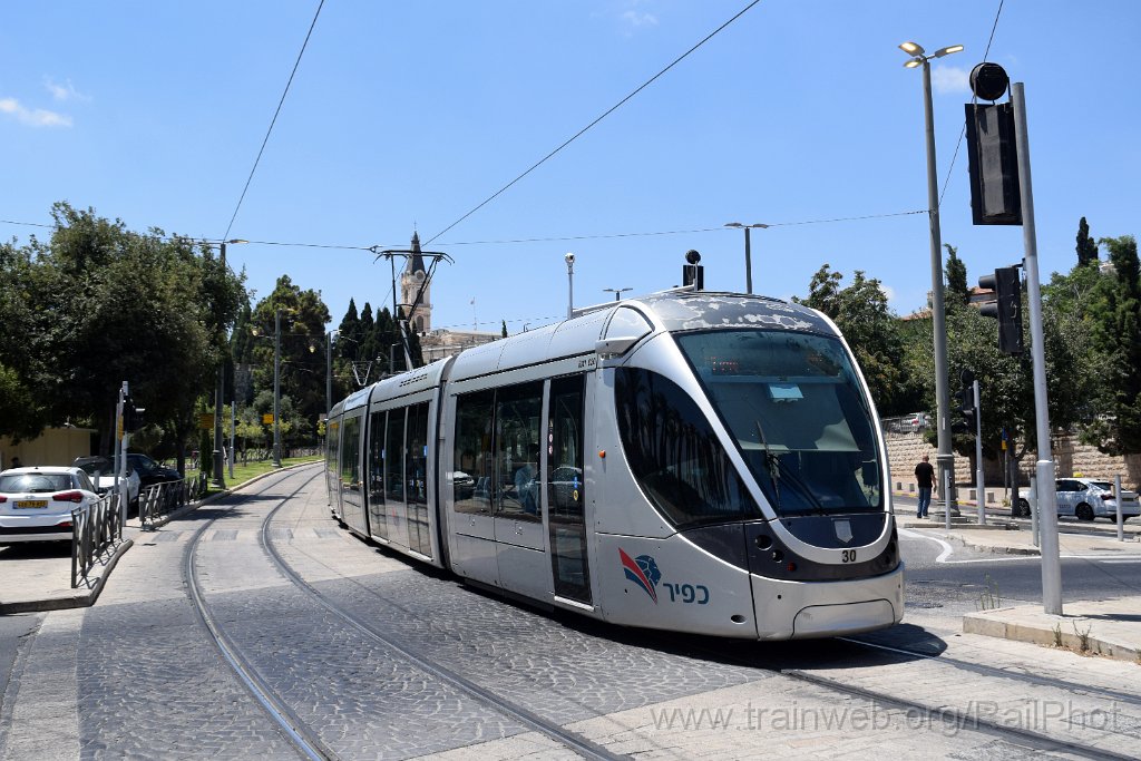 10373-0028-030726.jpg - Kfir Citadis 302 Nr. 35 + Citadis 302 Nr. 30 / Damascus gate 3.7.2026