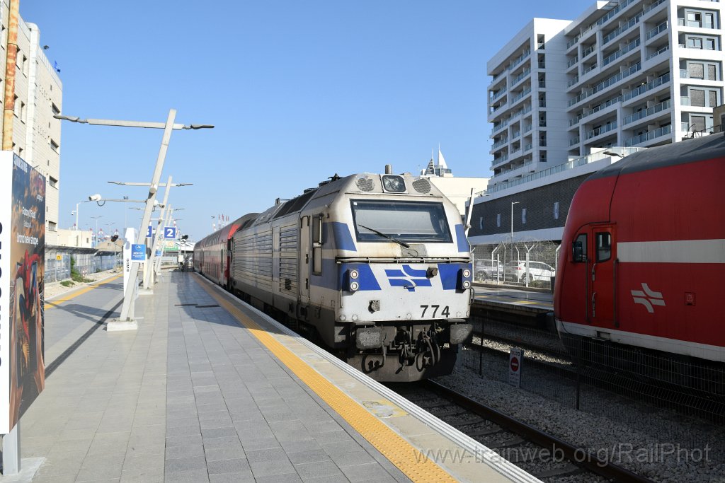 10404-0010-030826.jpg - IR JT42BW 774 / Haifa-HaShmona Merkaz 3.8.2026