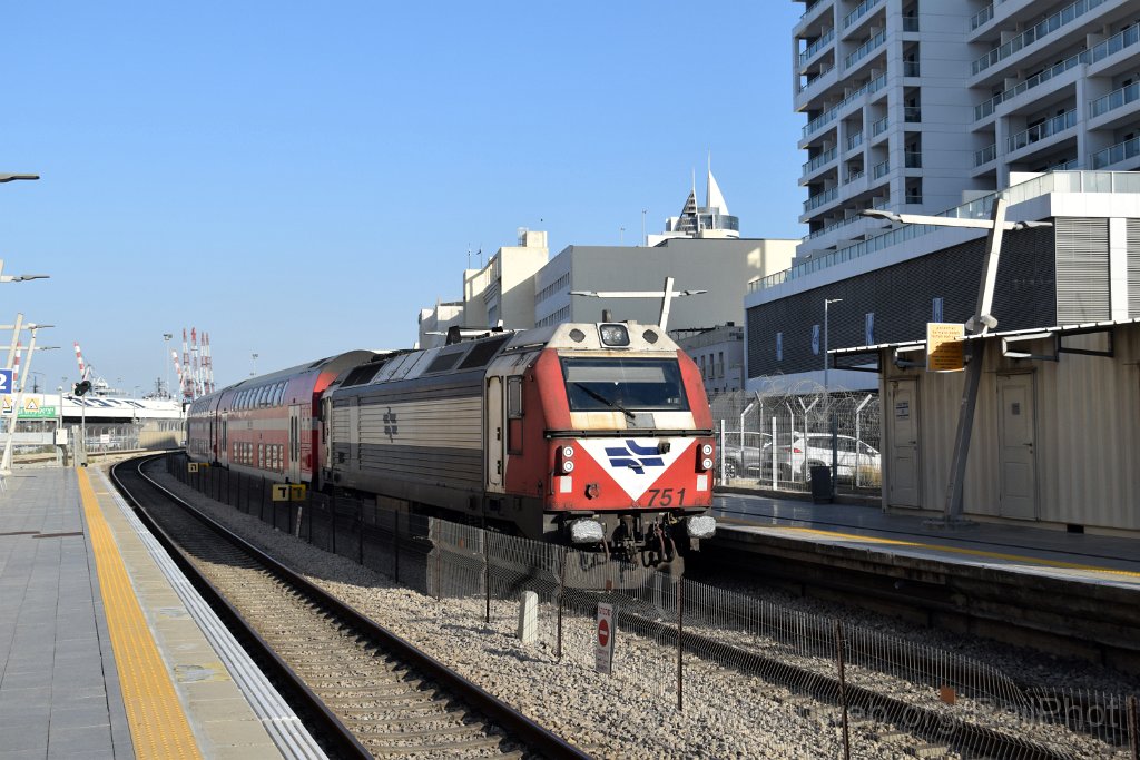 10405-0033-030826.jpg - IR JT42BW 751 / Haifa-HaShmona Merkaz 3.8.2026