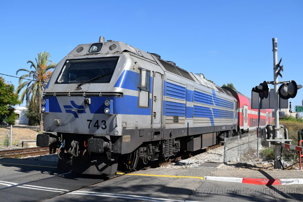 10484-0033-270926.jpg - IR JT42BW 743 / Haifa (A.L, Ziso crossing) 27.9.2026
