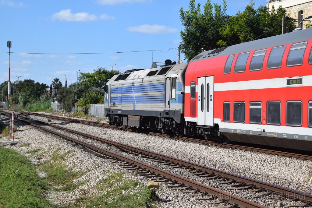 10485-0014-270926.jpg - IR JT42BW 733 / Haifa (A.L, Ziso crossing) 27.9.2026
